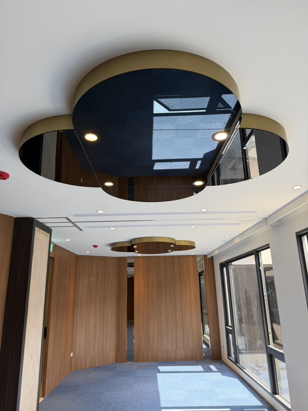 台中室內天花造型烤漆玻璃